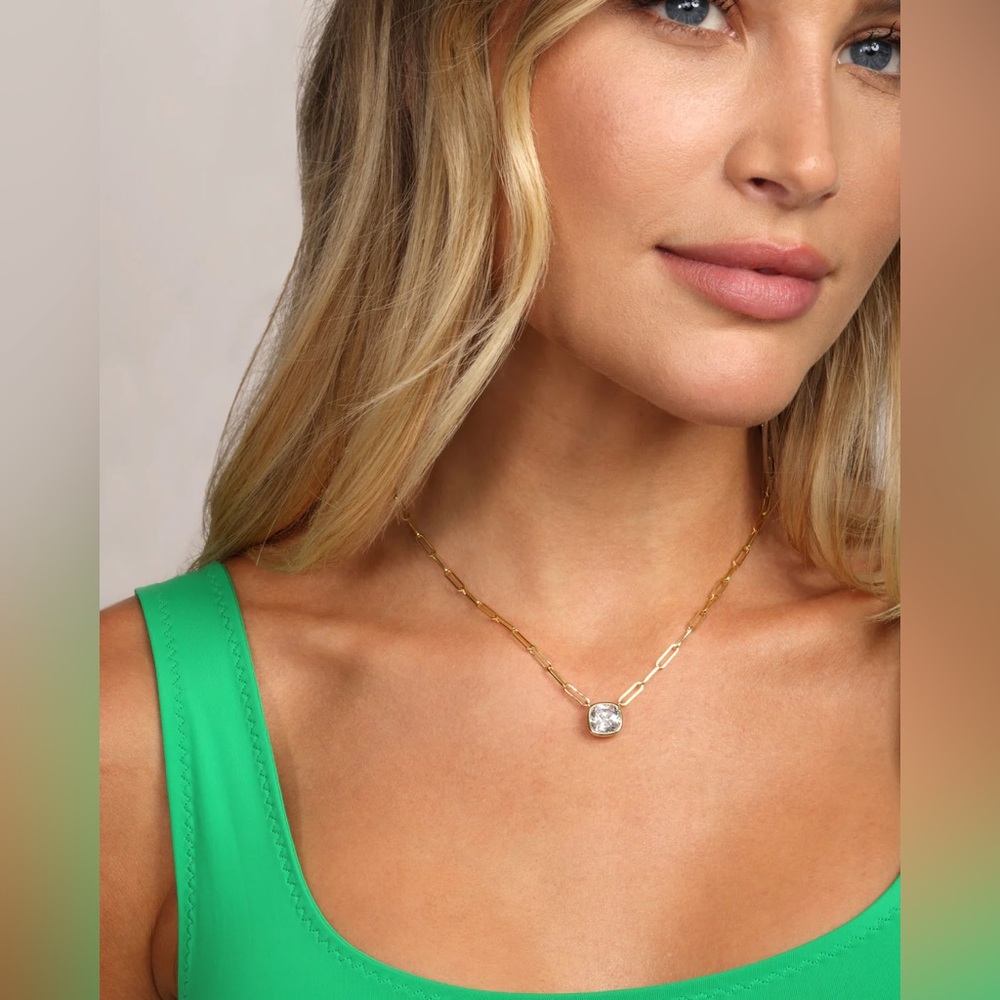 Baby Samantha Single Cushion Necklace